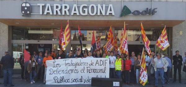 Hoy viernes ha tenido una nueva concentración de trabajadores de ADIF en Tarragona